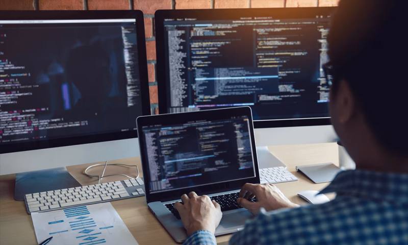 数据科学选型:R与Python如何赋能永川区网站建设?